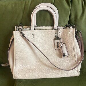 Coach Rogue, Ice Pink